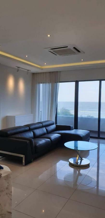 Apartment Seafront At Swiss Garden Residences,