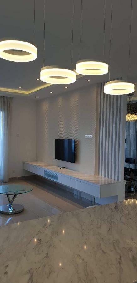 Seafront At Swiss Garden Residences,